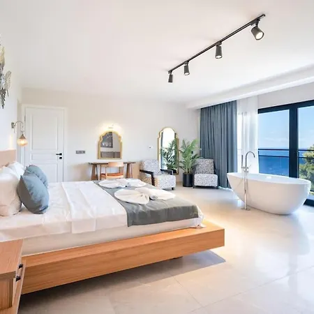Villa Larrisa